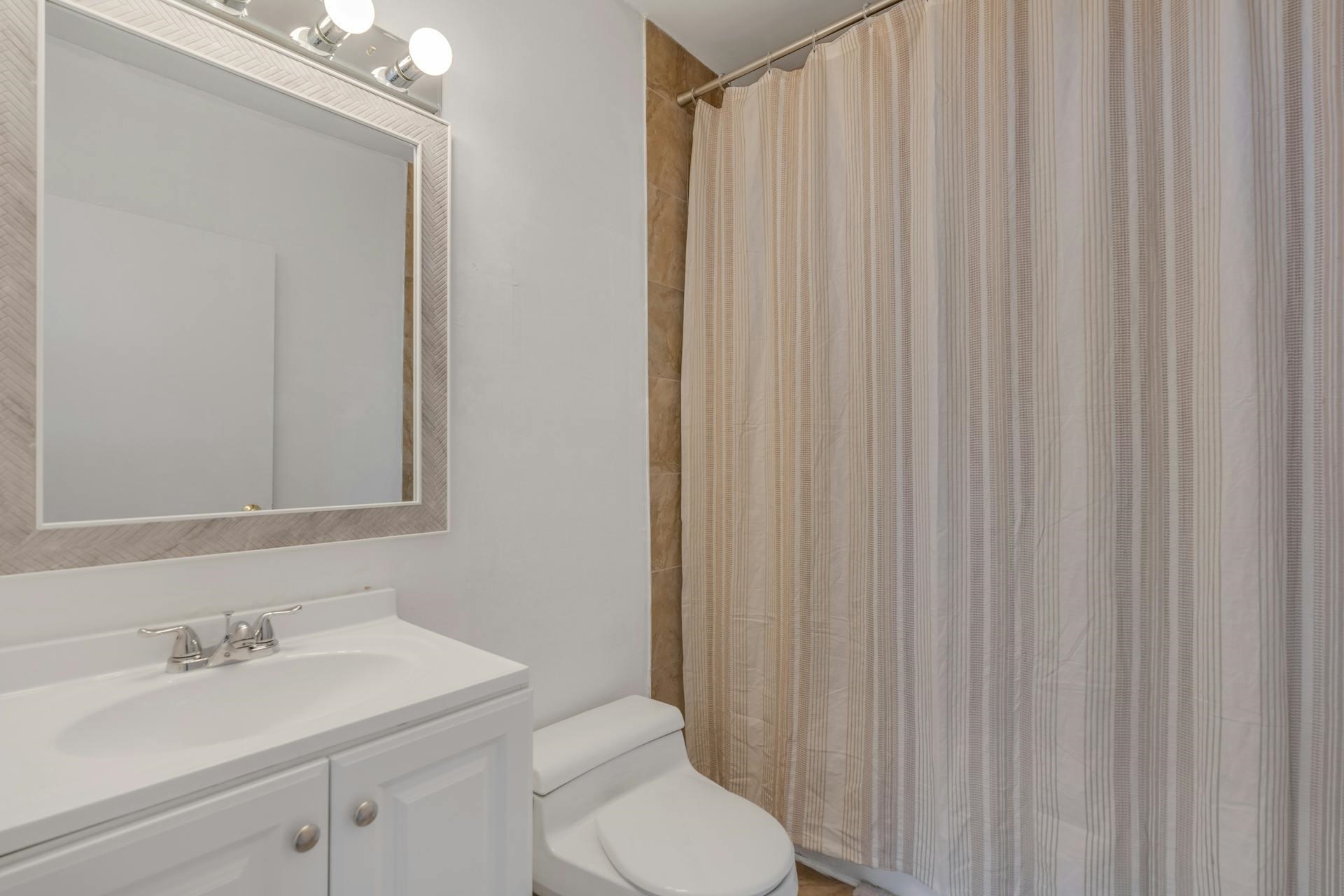 Picture for the property 240003324, 1 beds, 1 baths