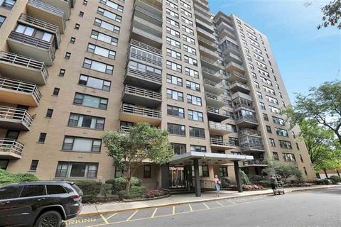 Condo For Rent - 201 St Pauls Ave #2M<br/> Jersey City, NJ 07306