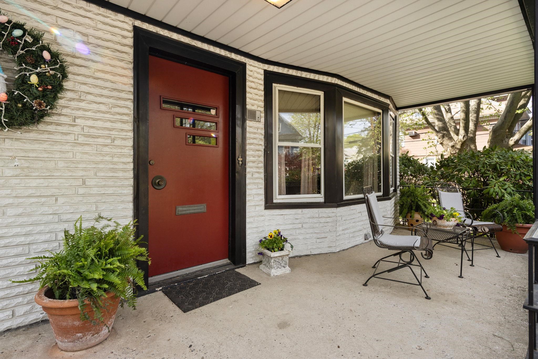 19 Avenue B, Bayonne, New Jersey image 2