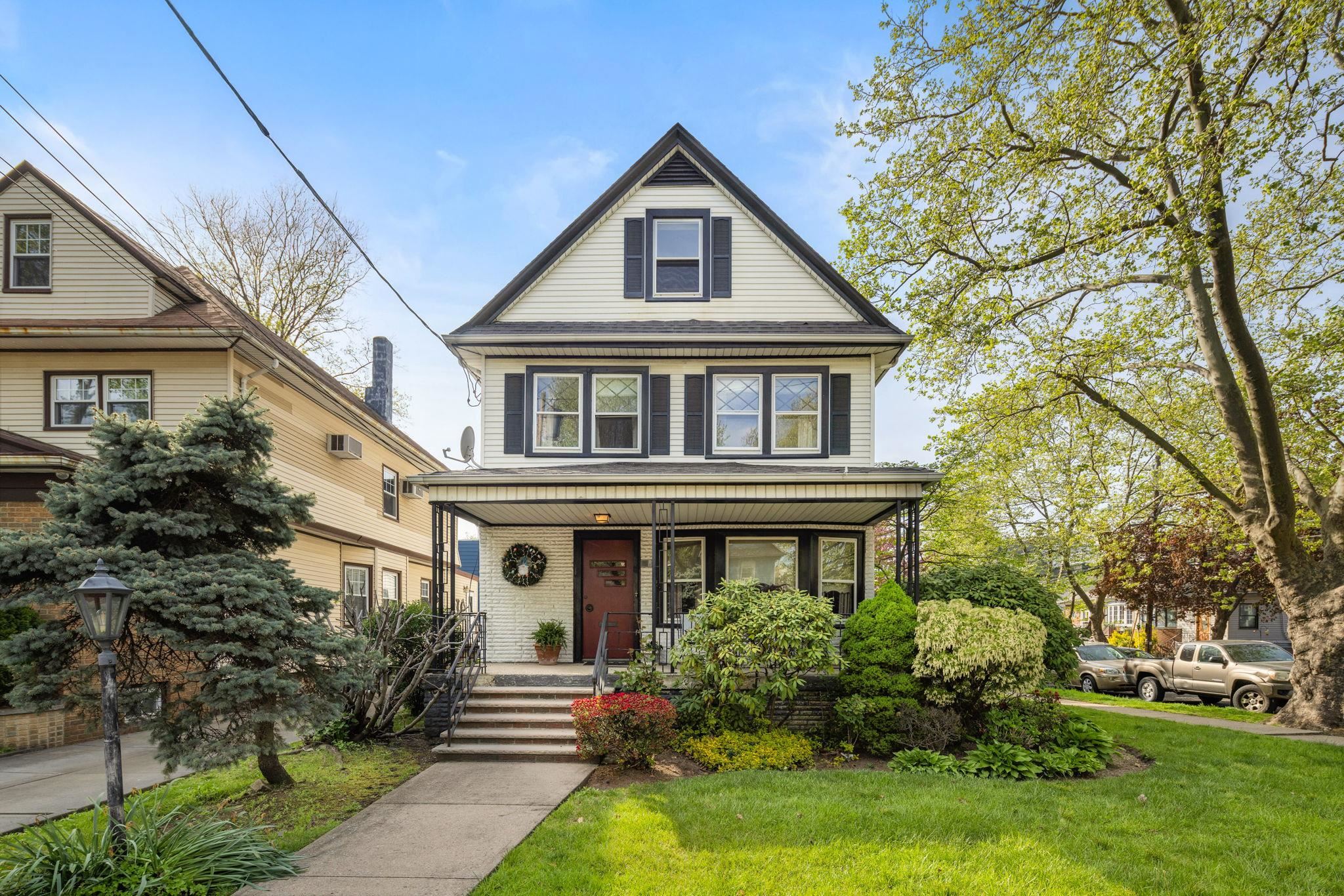 19 Avenue B, Bayonne, New Jersey image 1