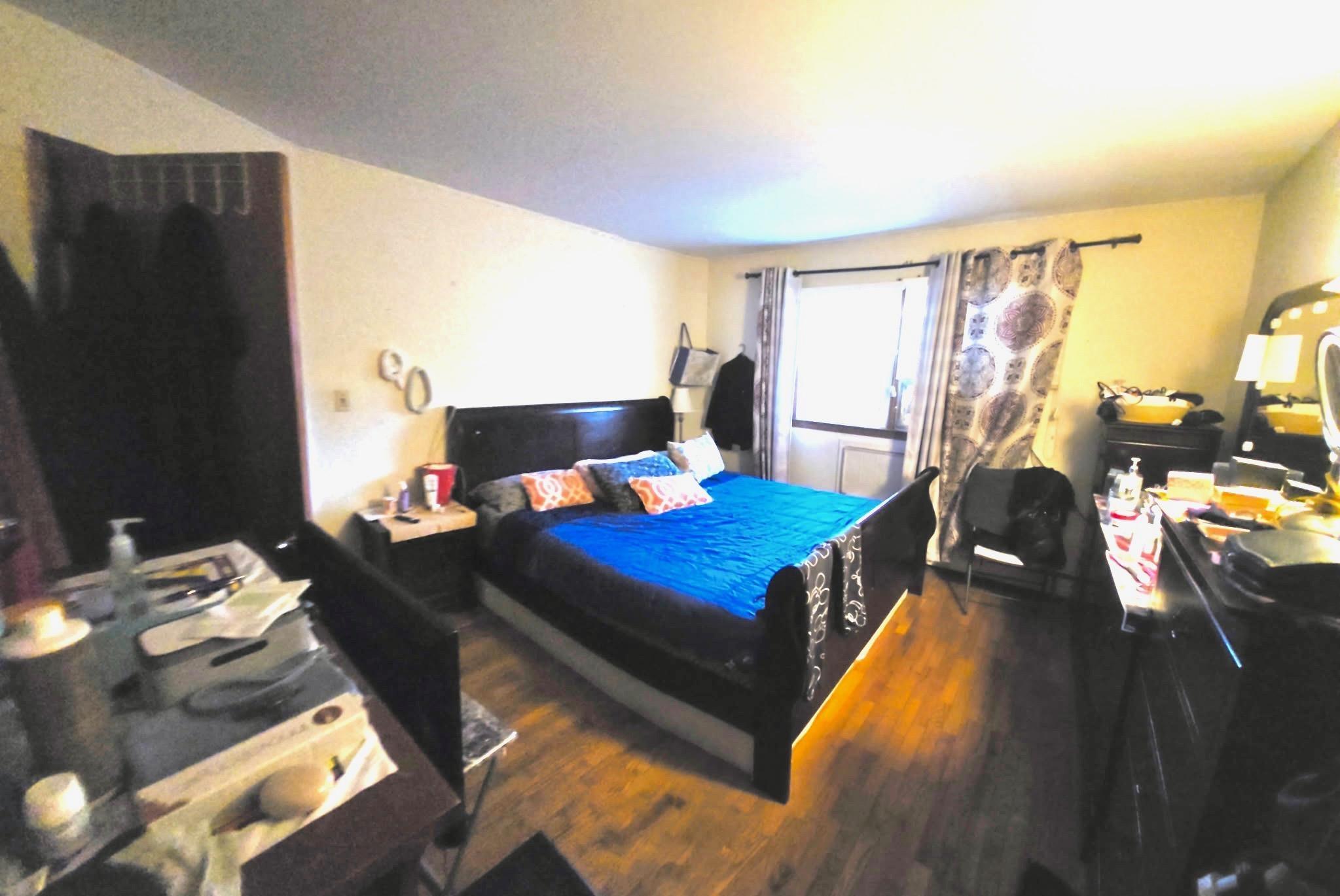 Bayonne, New Jersey 07002, United States, 6 Bedrooms Bedrooms, ,4 BathroomsBathrooms,Residential,Pending,114001