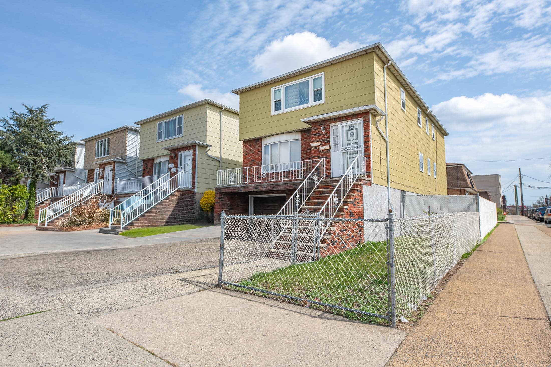 Bayonne, New Jersey 07002, United States, 6 Bedrooms Bedrooms, ,4 BathroomsBathrooms,Residential,Pending,114001