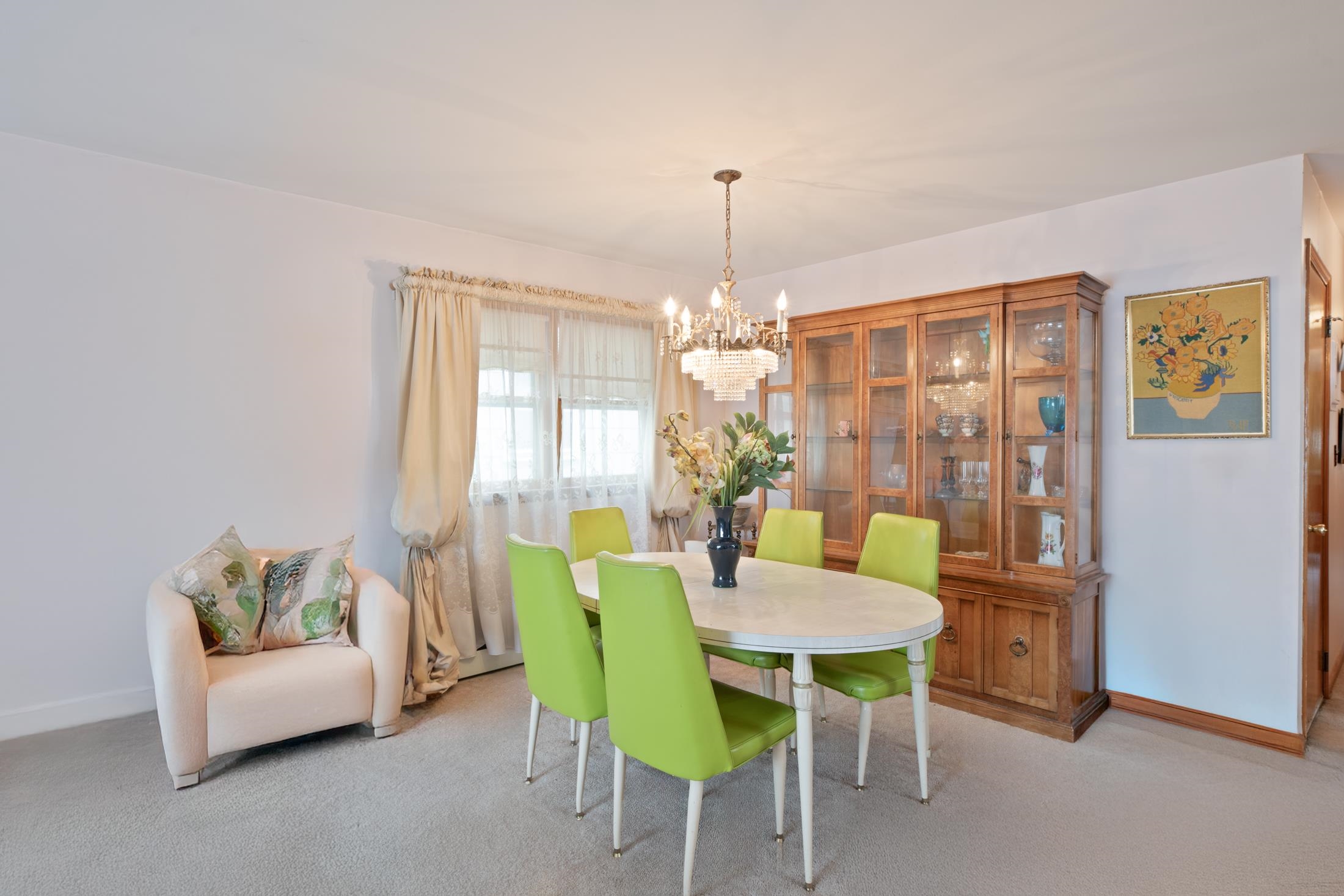 Bayonne, New Jersey 07002, United States, 6 Bedrooms Bedrooms, ,4 BathroomsBathrooms,Residential,Pending,114001