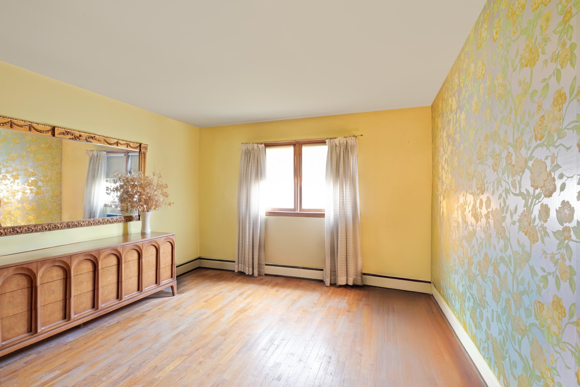 Bayonne, New Jersey 07002, United States, 6 Bedrooms Bedrooms, ,4 BathroomsBathrooms,Residential,Pending,114001