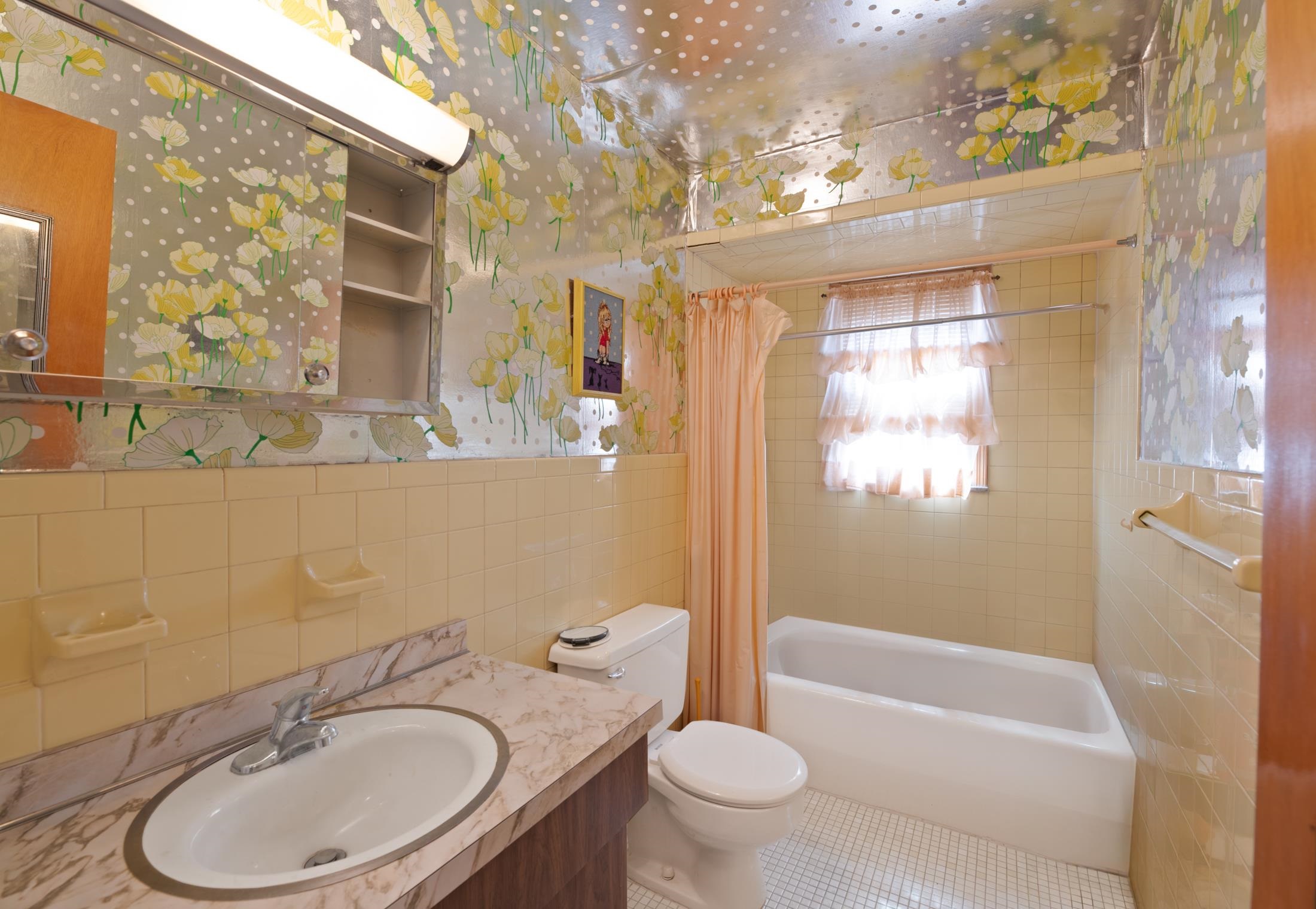 Bayonne, New Jersey 07002, United States, 6 Bedrooms Bedrooms, ,4 BathroomsBathrooms,Residential,Pending,114001