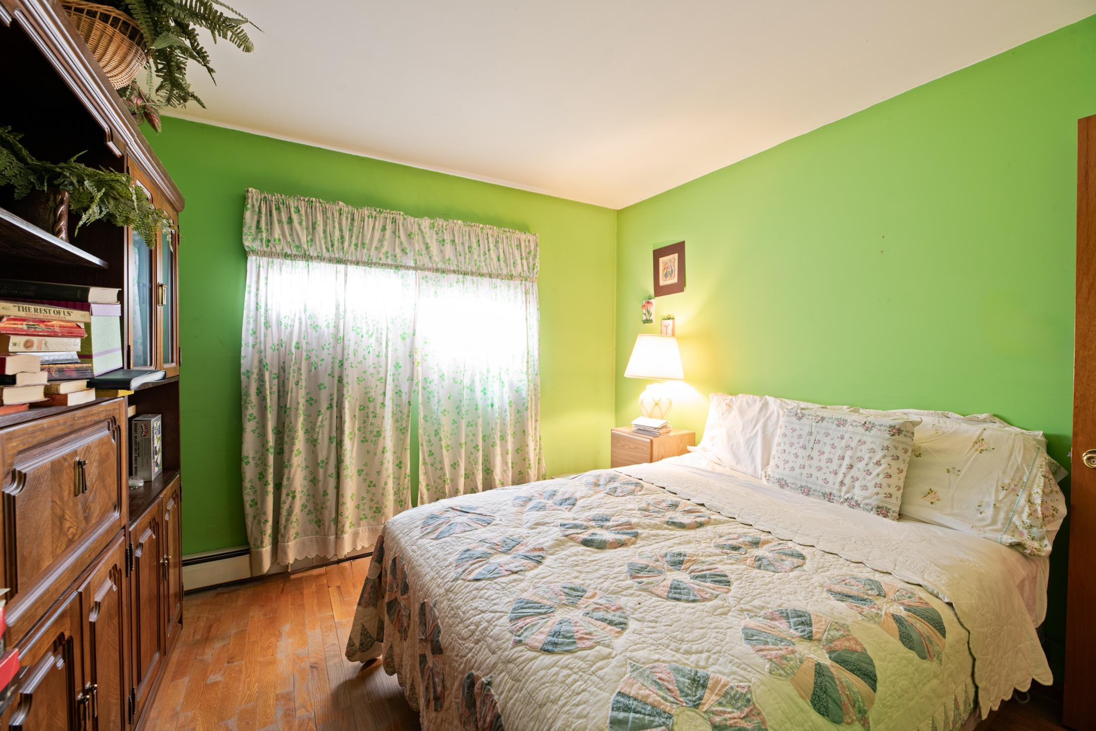 Bayonne, New Jersey 07002, United States, 6 Bedrooms Bedrooms, ,4 BathroomsBathrooms,Residential,Pending,114001