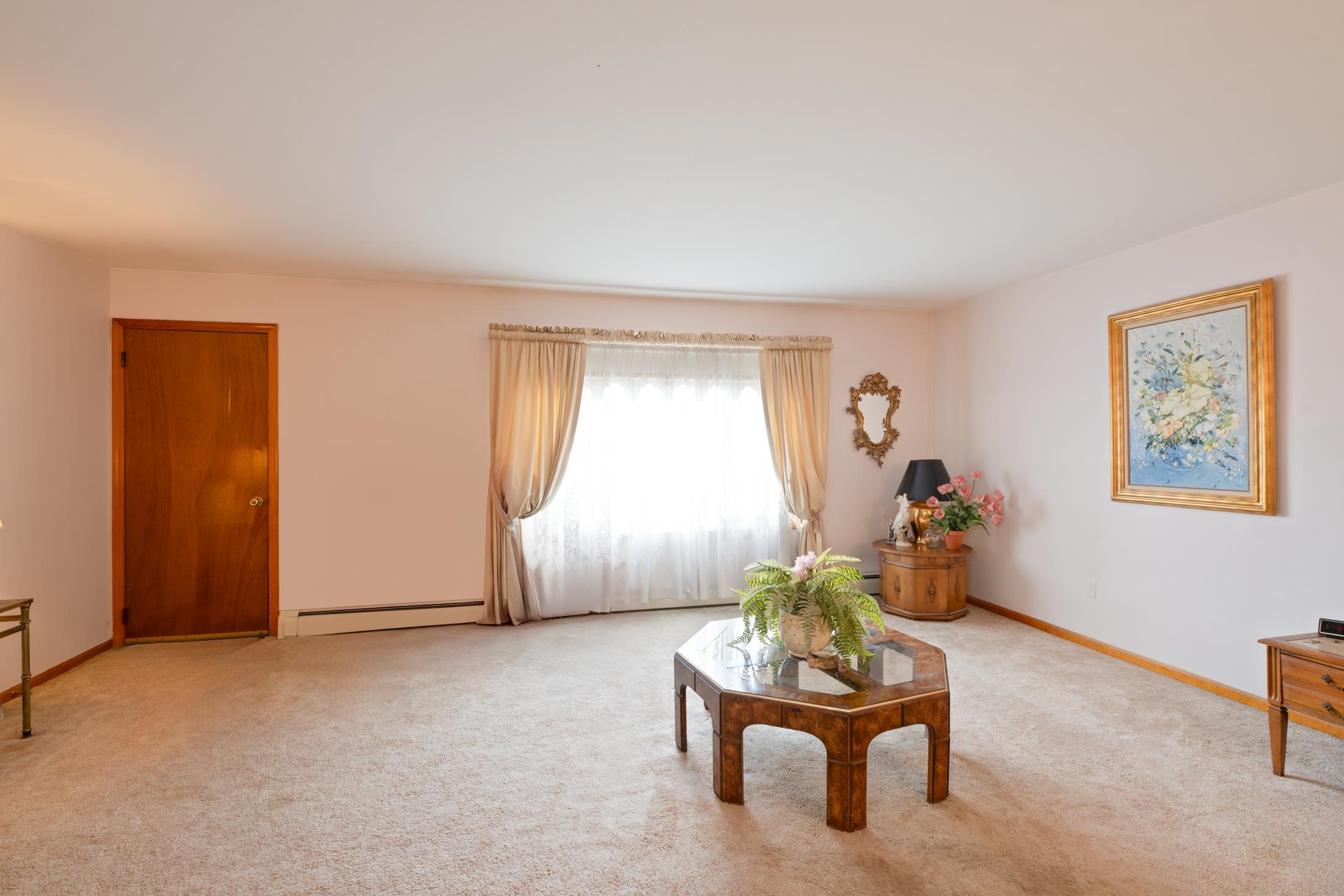 Bayonne, New Jersey 07002, United States, 6 Bedrooms Bedrooms, ,4 BathroomsBathrooms,Residential,Pending,114001