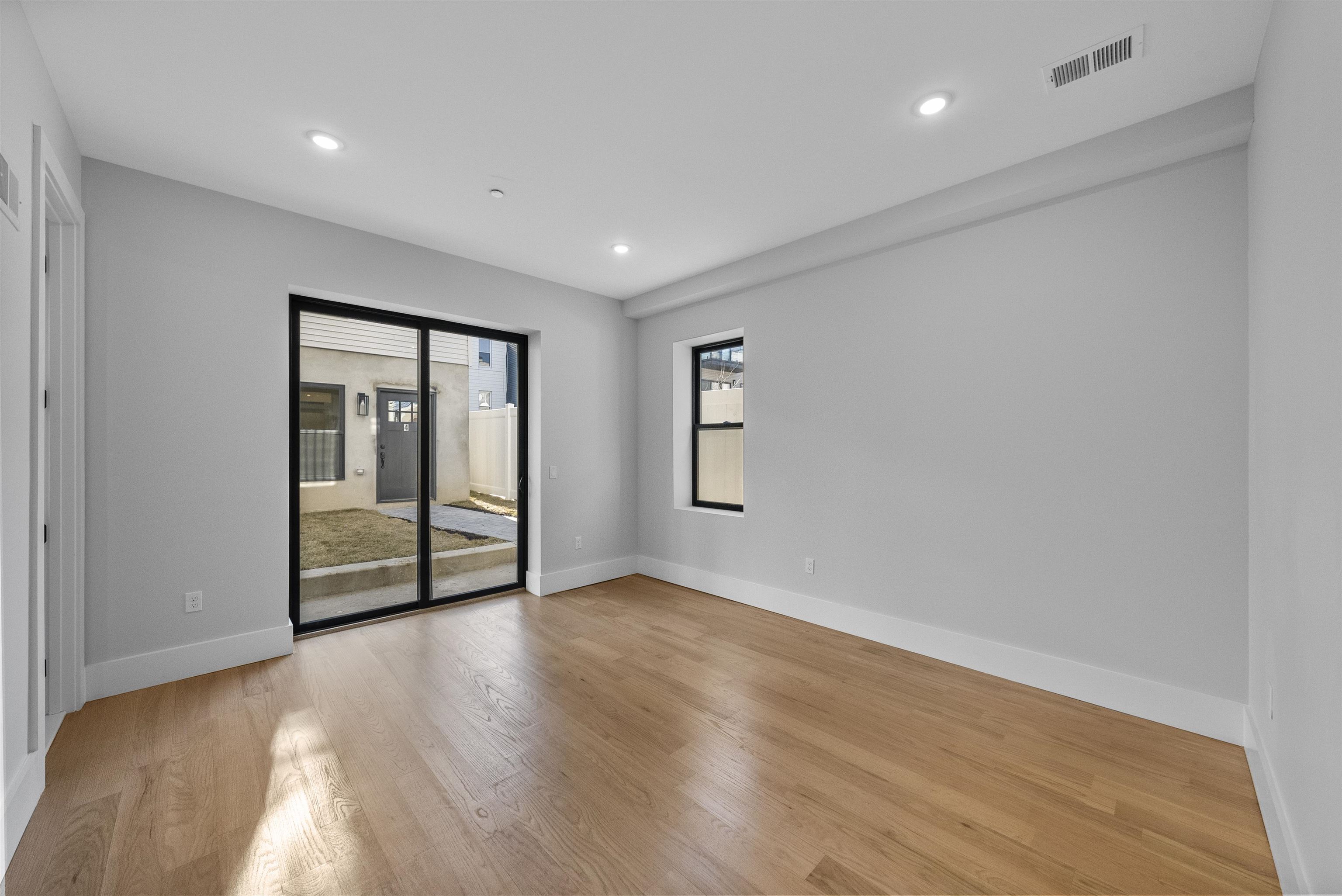 13 Manhattan Ave #1, Jersey City, New Jersey image 8