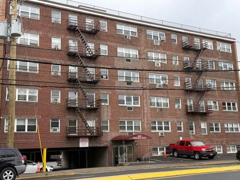 Condo For Sale - 8829 Kennedy Blvd #B2<br/> North Bergen, NJ 07047