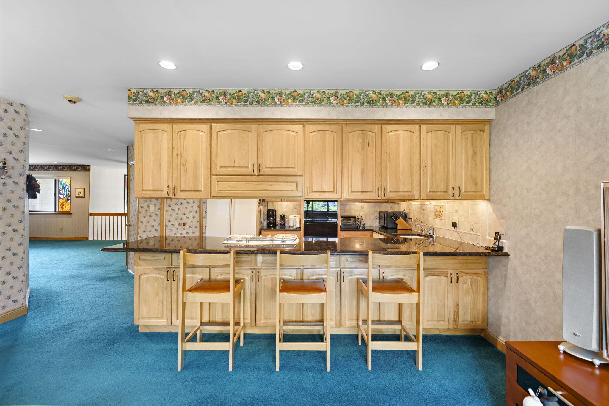 568 Sanderling Ct, Secaucus, New Jersey image 9