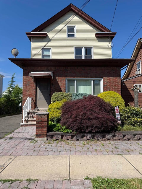 Multifamily For Rent - 119 Marsellus Pl #2<br/> Bergen County, Garfield, NJ 07026