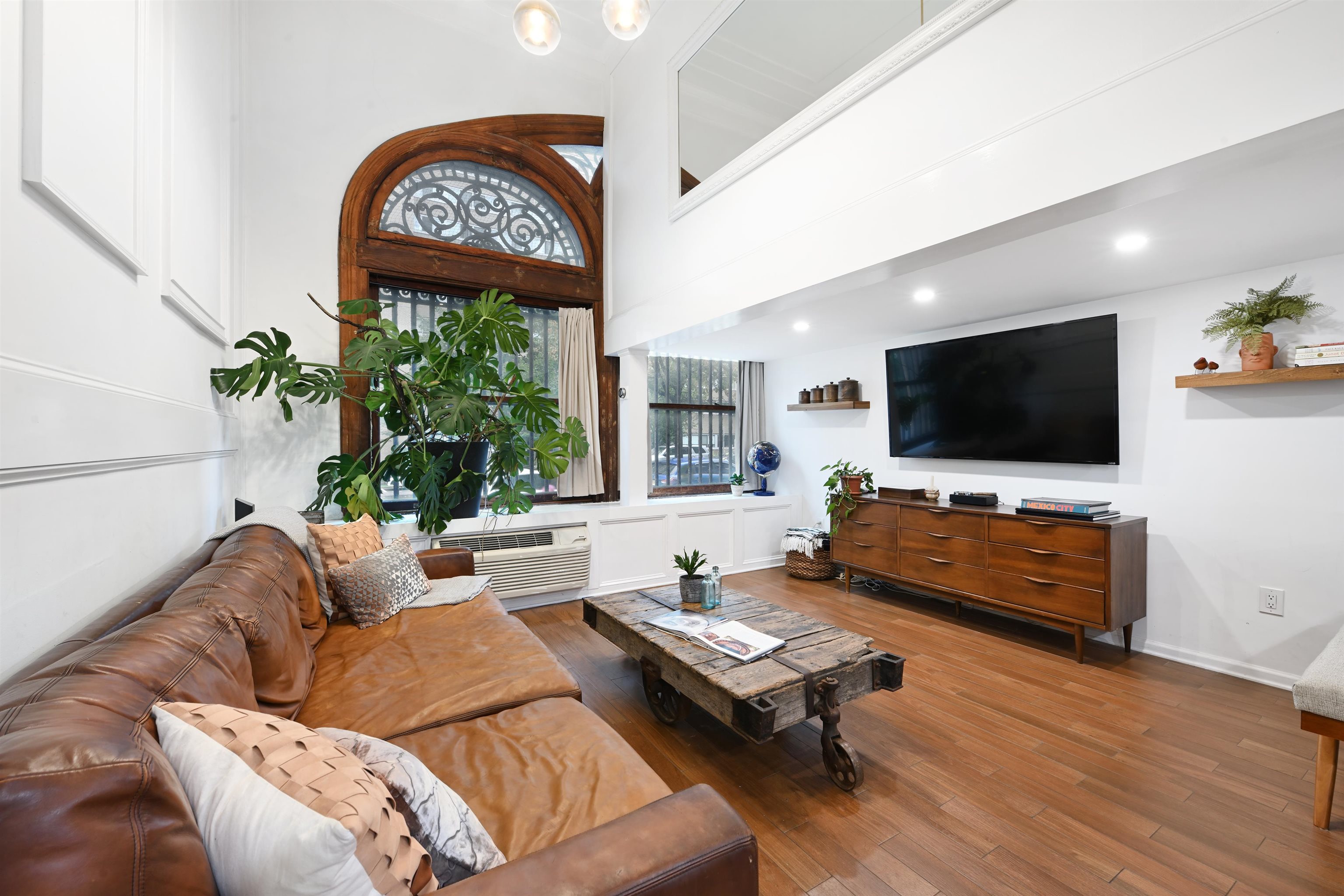 83 MONTGOMERY ST 102