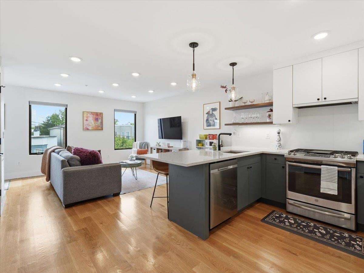 22 LINCOLN ST 3