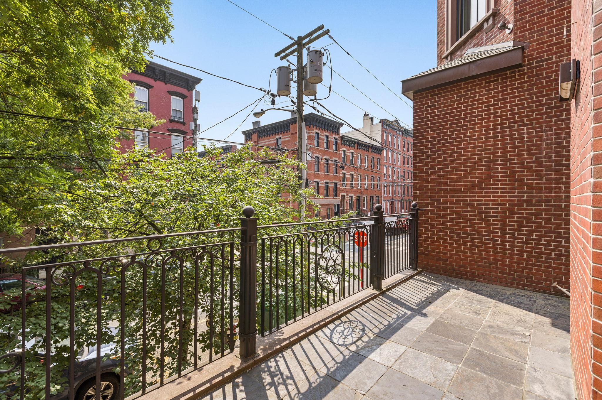 1000 Garden St, Hoboken, New Jersey image 31