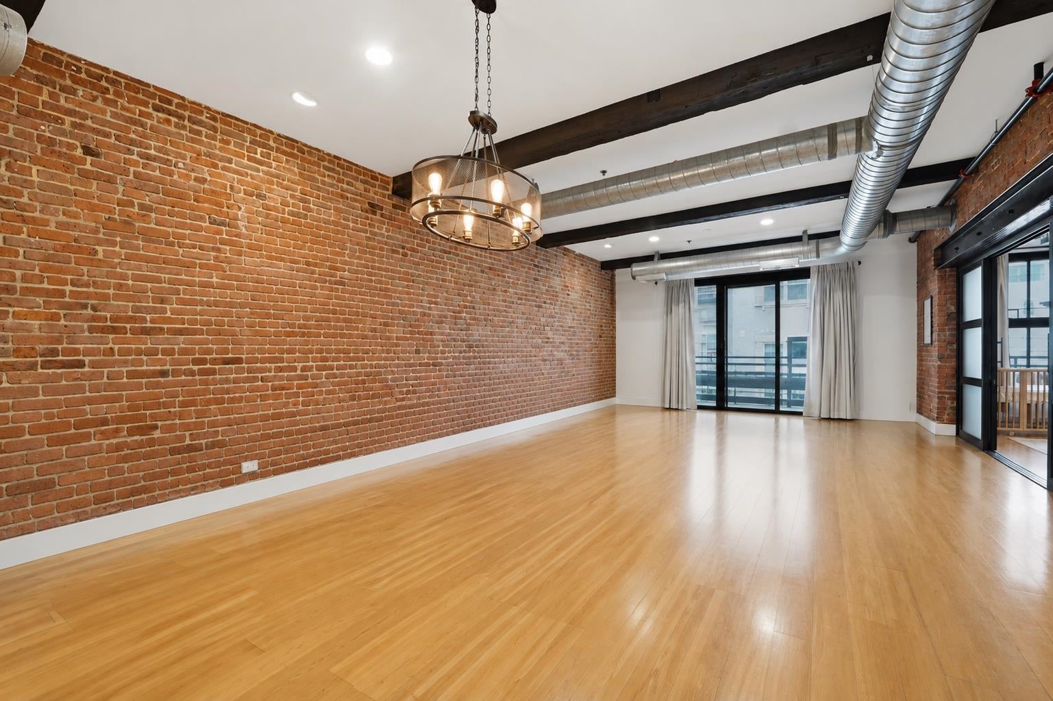 610 CLINTON ST 2A/W