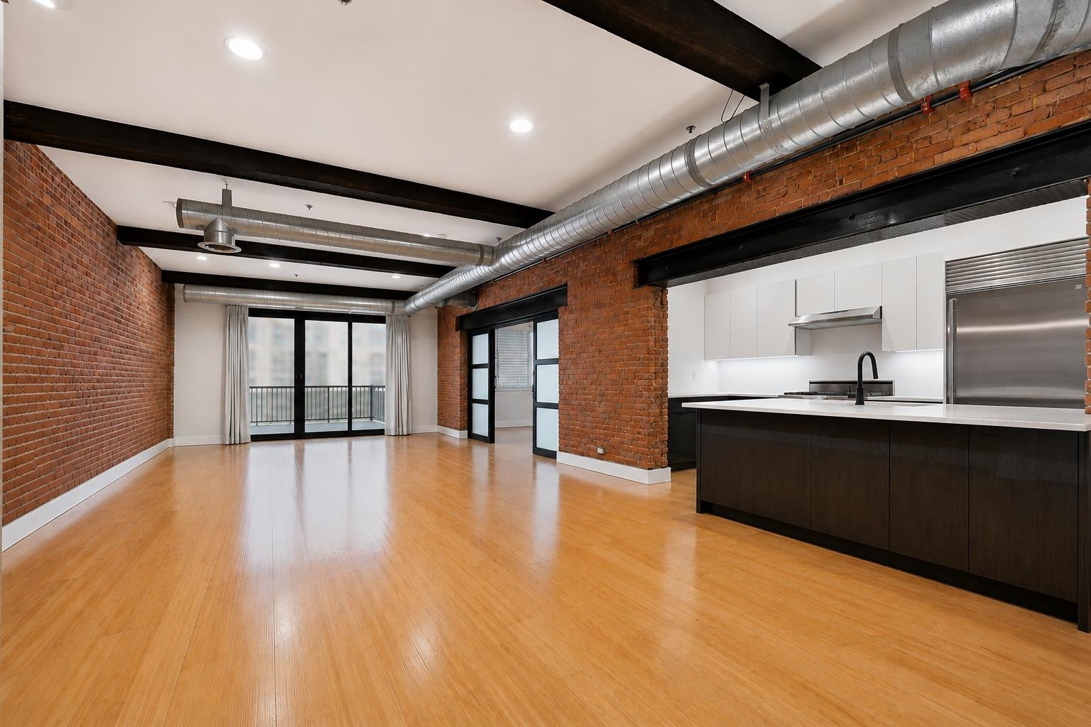 610 CLINTON ST 2A/W