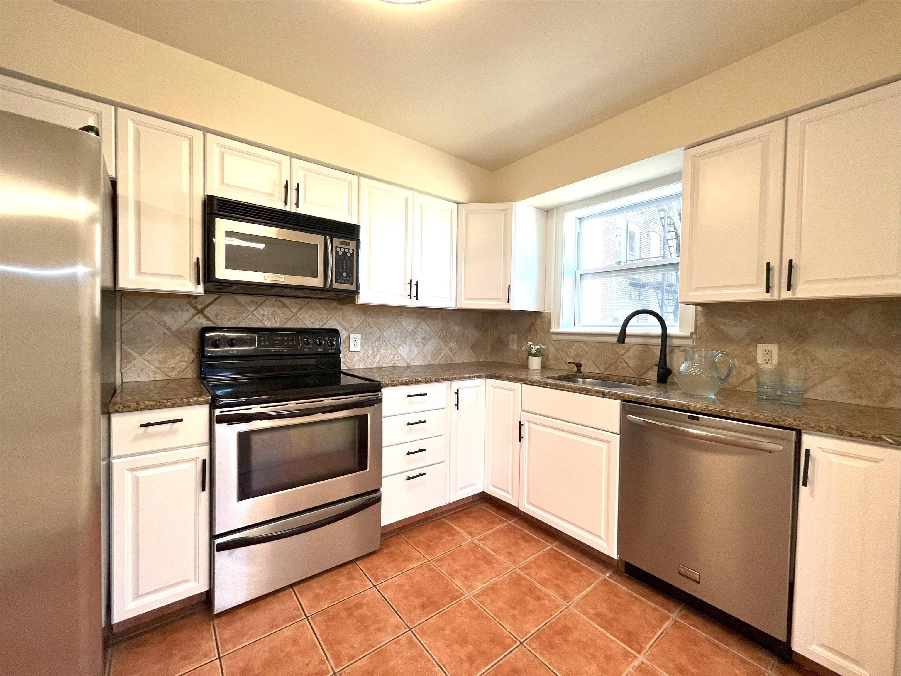 214 70th St #1B, Guttenberg, New Jersey image 1