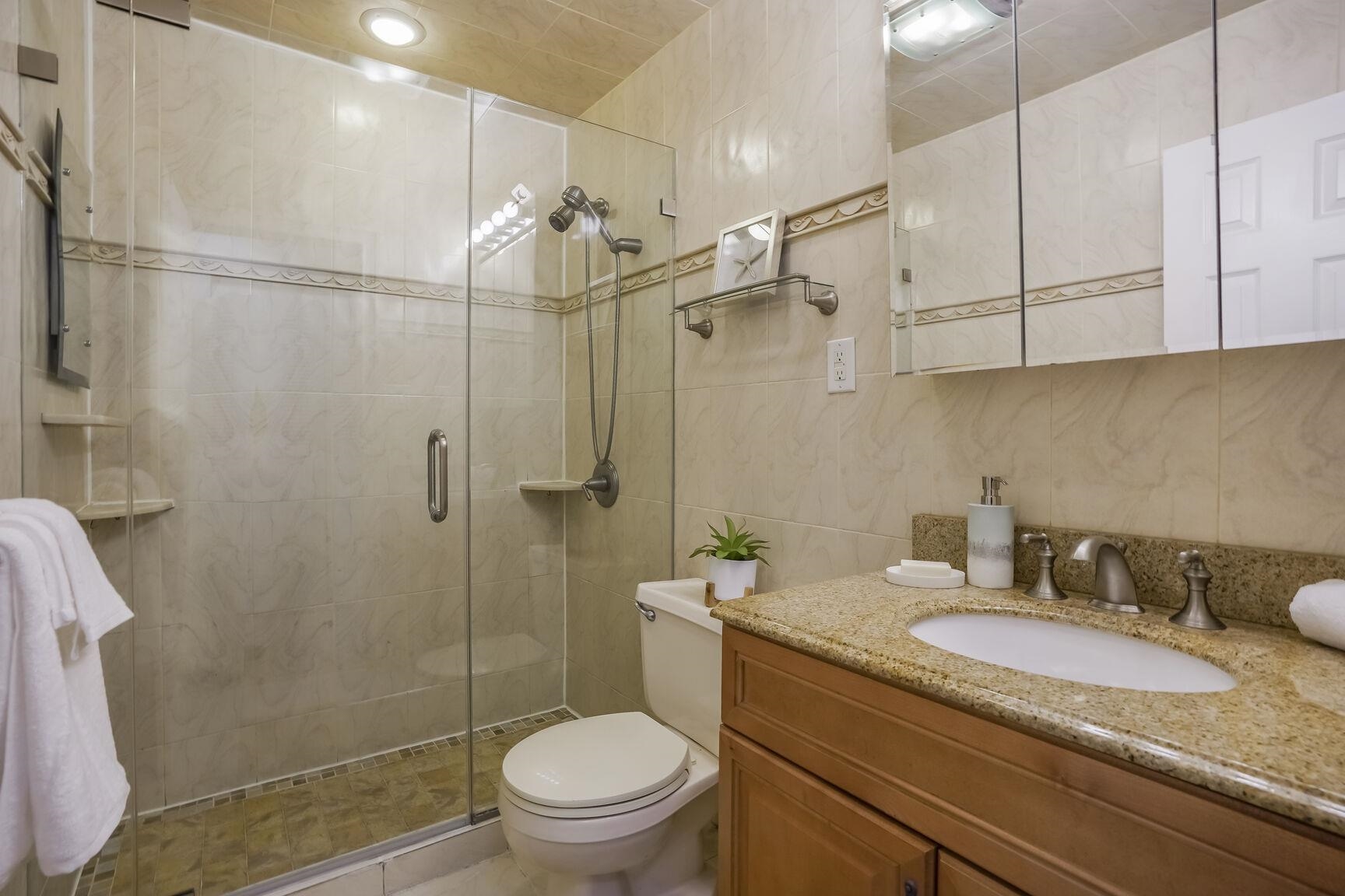 214 70th St #1B, Guttenberg, New Jersey image 10