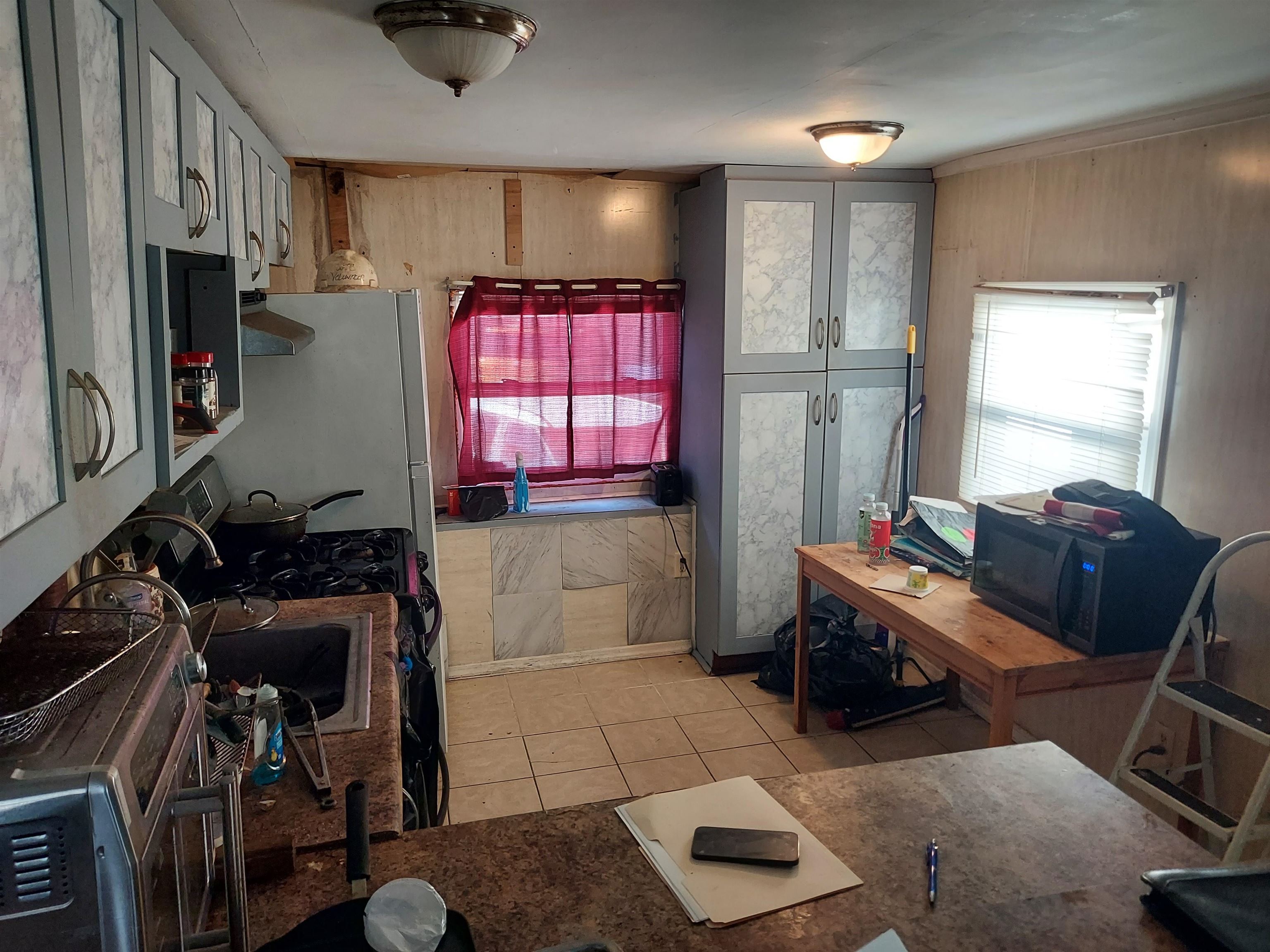 190 WEST 24TH ST
