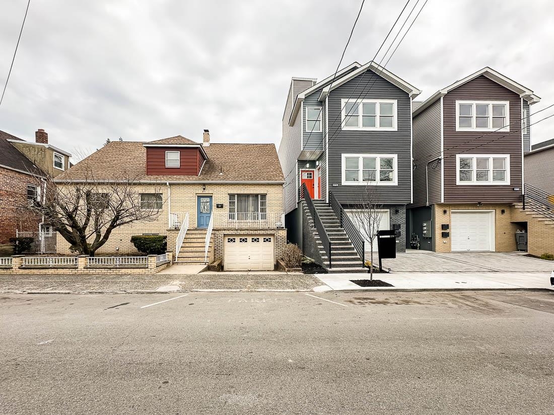 271 Pearsall Ave, Jersey City, New Jersey image 1