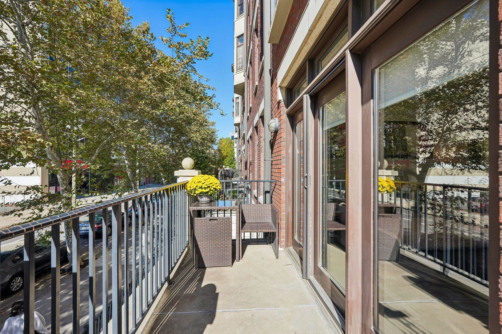 1301 ADAMS ST 209