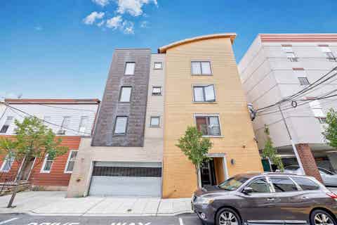 Condo For Sale - 209 40th St #2C<br/> Hudson County, Union City, NJ 07087