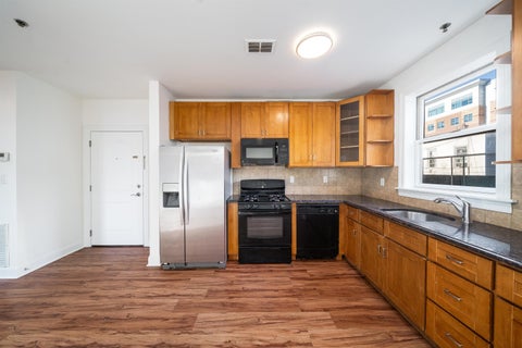Homes For Rent - 528 47th St #2C<br/> Union City, NJ 07087