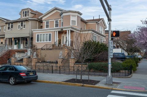 Homes For Rent - 814 Kennedy Blvd #2<br/> Bayonne, NJ 07002