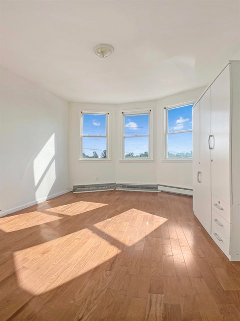 Multifamily For Rent - 54 Gates Ave #2<br/> Jersey City, NJ 07305