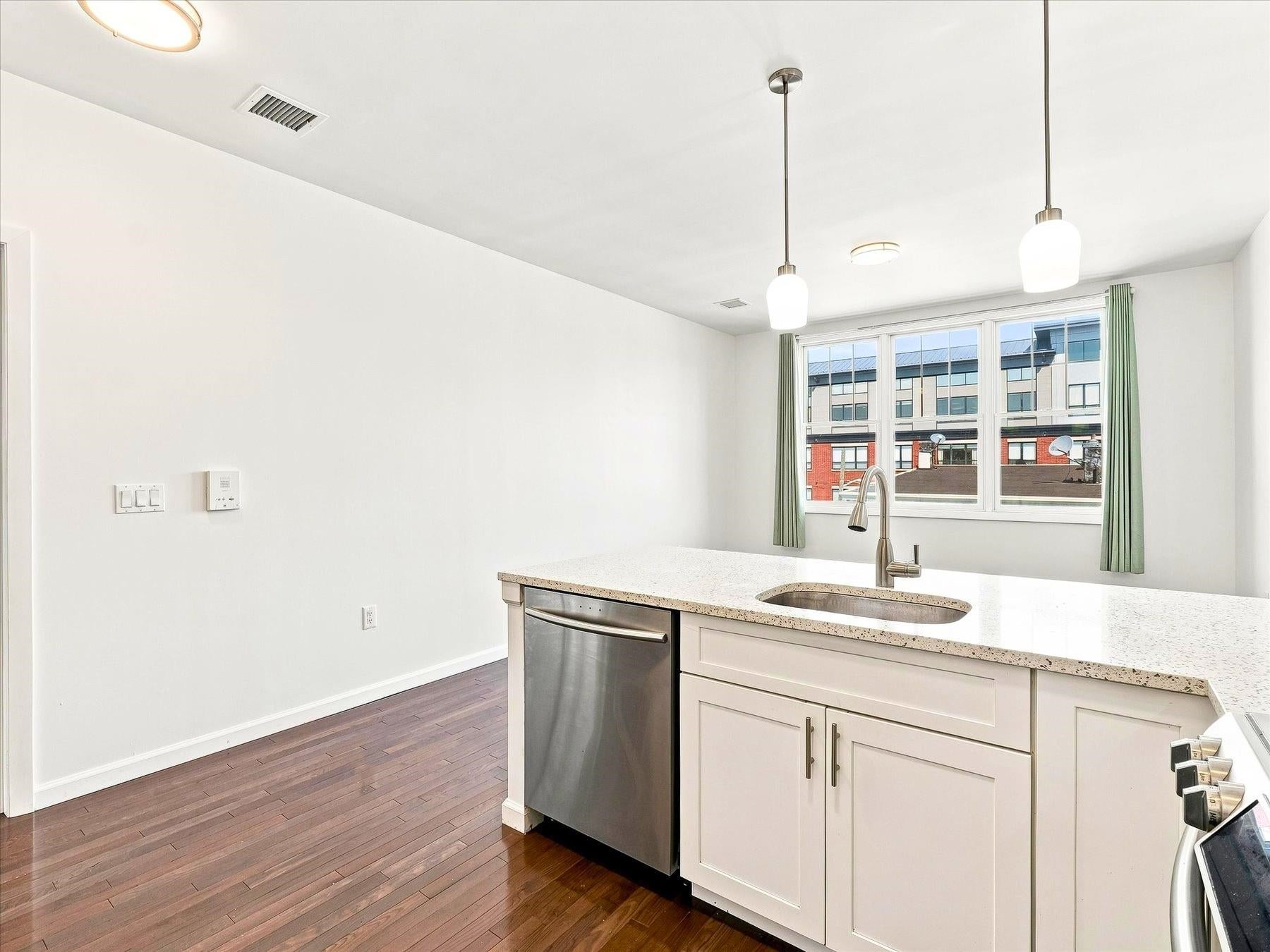 Search Homes 4 850 NEWARK AVE 4D