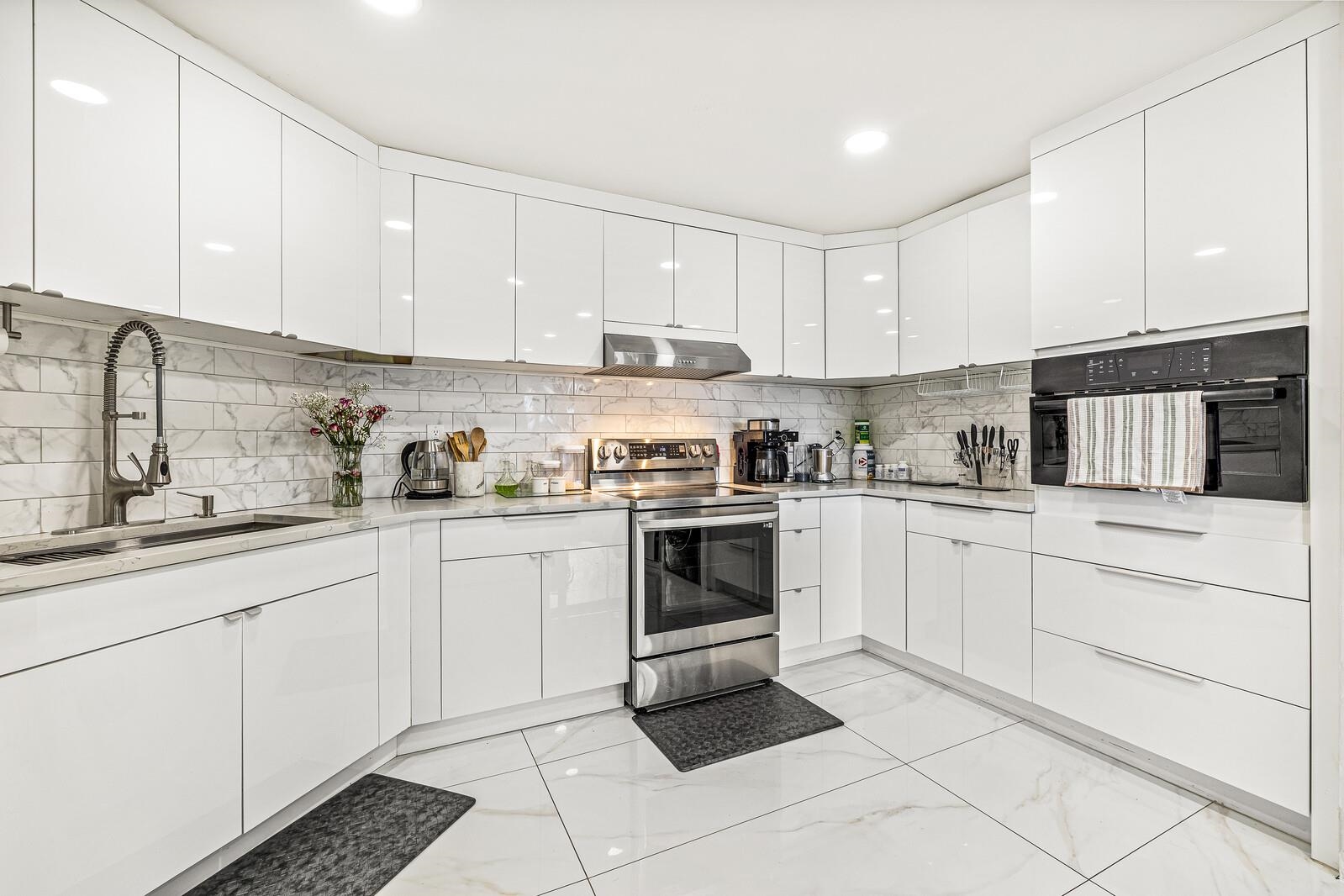 427 HARMON COVE TOWER 427