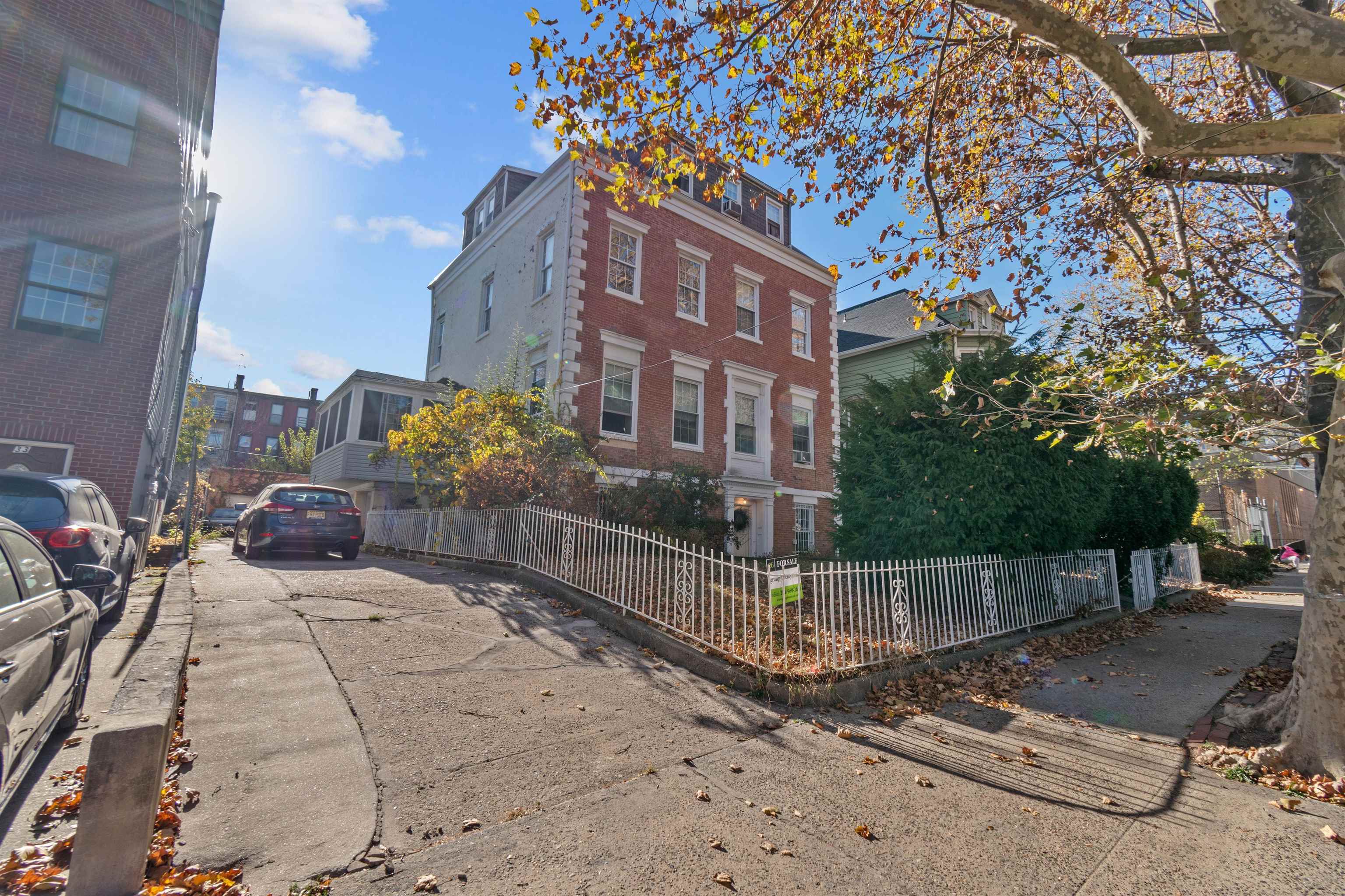 37 Emory St, Jersey City, New Jersey image 3