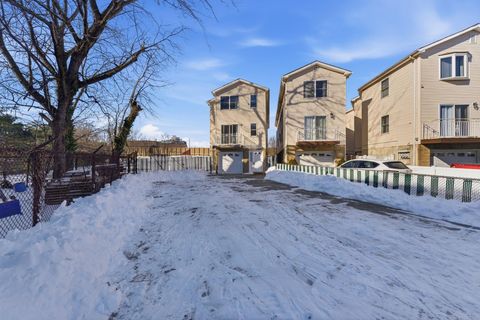 Multifamily For Sale - 30 Elm Ct<br/> Bayonne, NJ 07002