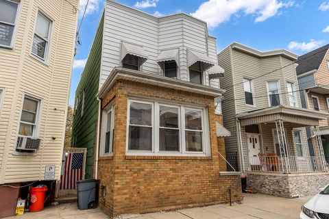 Multifamily For Sale - 914 19th St<br/> Union City, NJ 07087