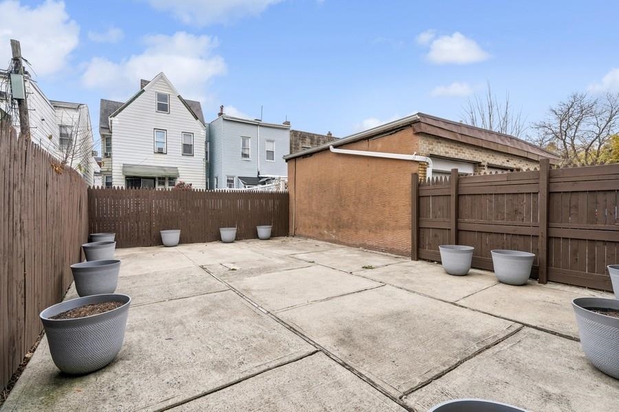 Jersey City, Greenville, New Jersey 07304, United States, 3 Bedrooms Bedrooms, ,2 BathroomsBathrooms,Residential,Active,26938