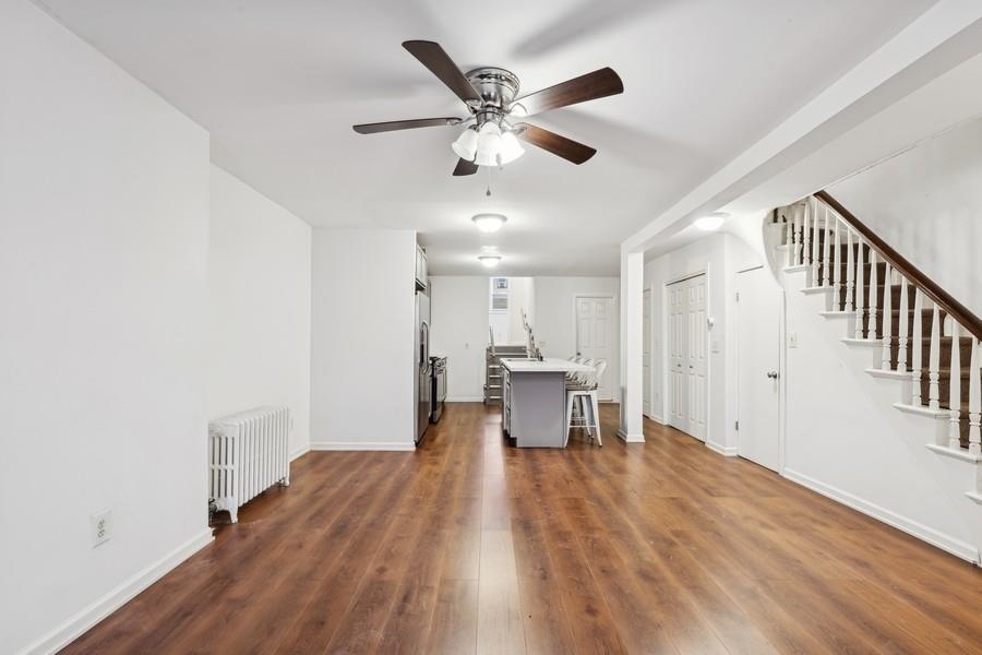 Jersey City, Greenville, New Jersey 07304, United States, 3 Bedrooms Bedrooms, ,2 BathroomsBathrooms,Residential,Active,26938