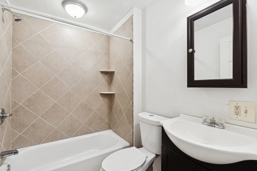 Jersey City, Greenville, New Jersey 07304, United States, 3 Bedrooms Bedrooms, ,2 BathroomsBathrooms,Residential,Active,26938