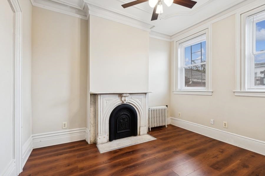 Jersey City, Greenville, New Jersey 07304, United States, 3 Bedrooms Bedrooms, ,2 BathroomsBathrooms,Residential,Active,26938