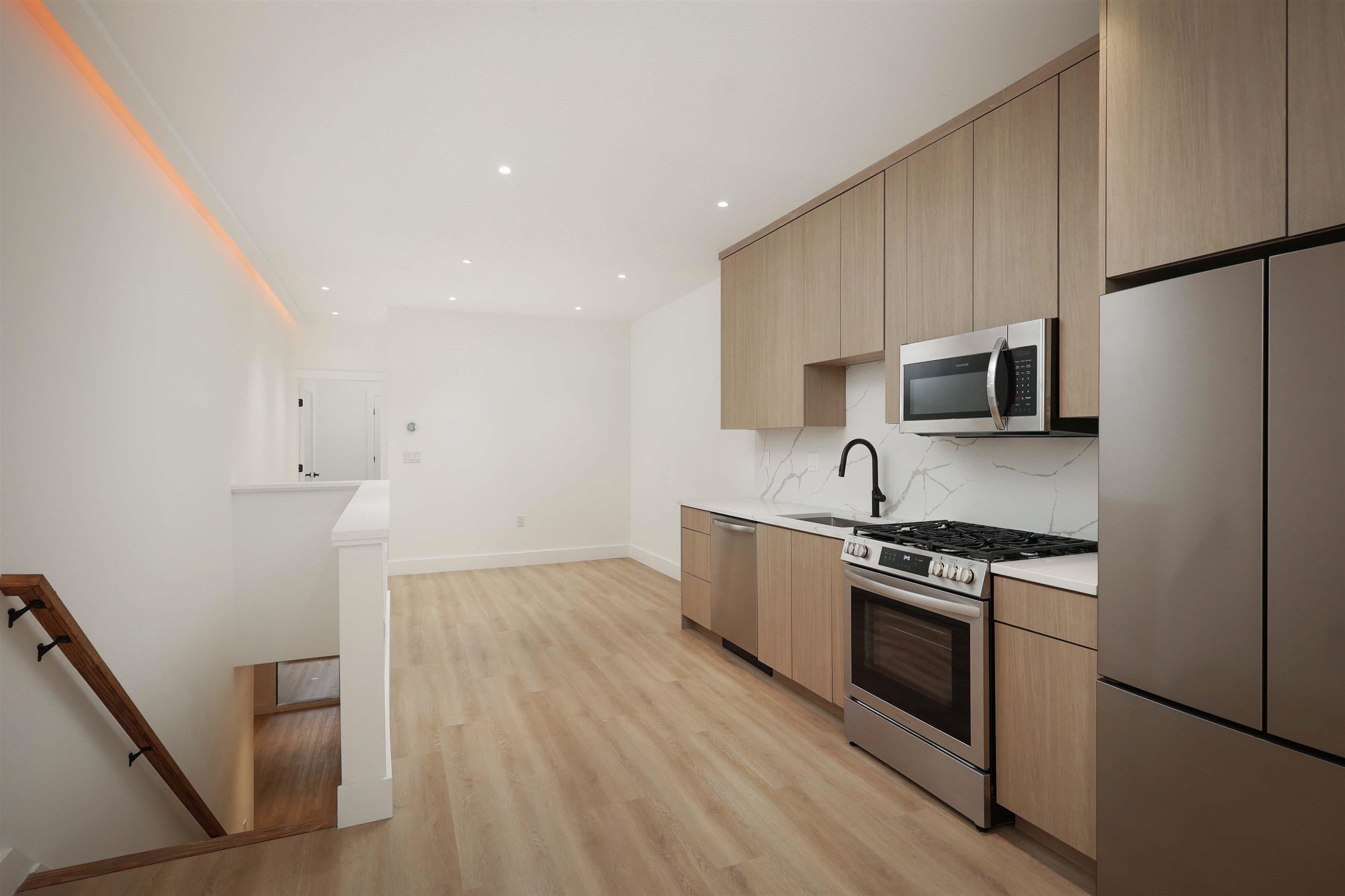291 NEW YORK AVE 2