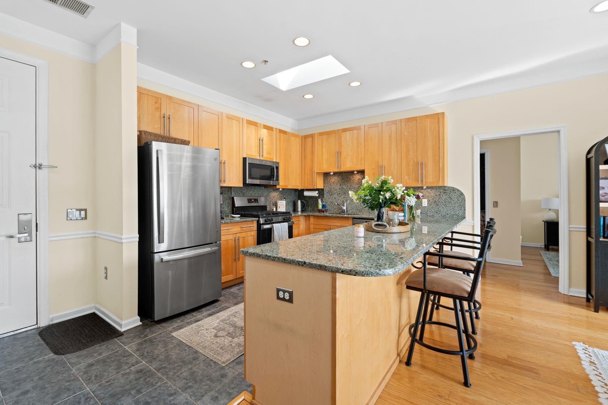 Search Homes 4 1300 GRAND ST 606