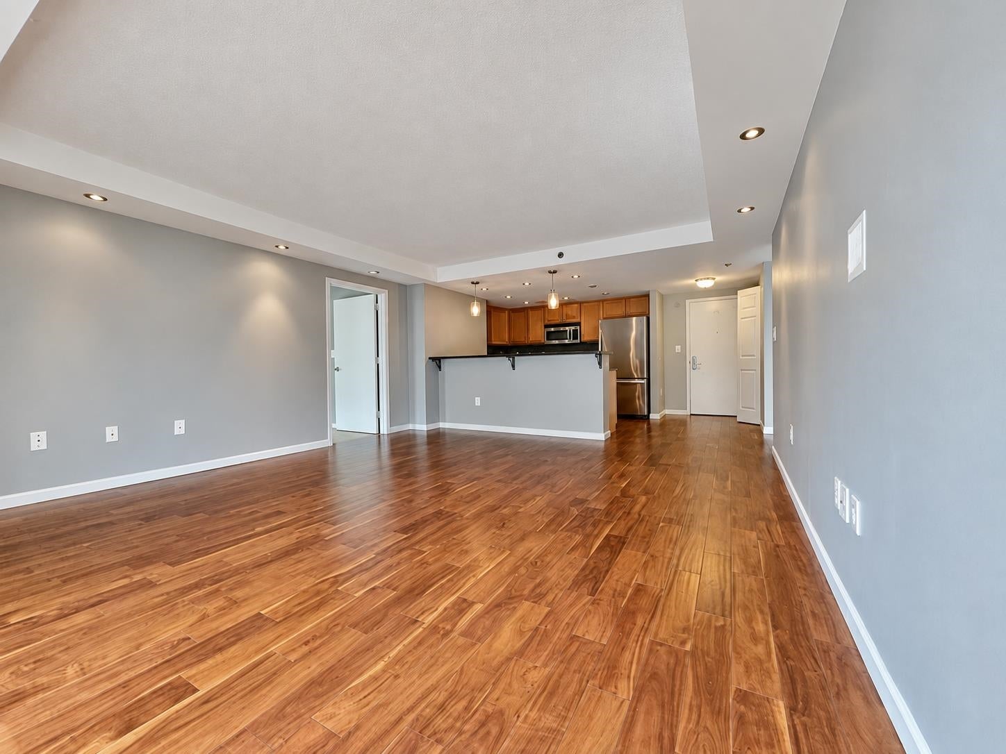 700 1ST ST 3G