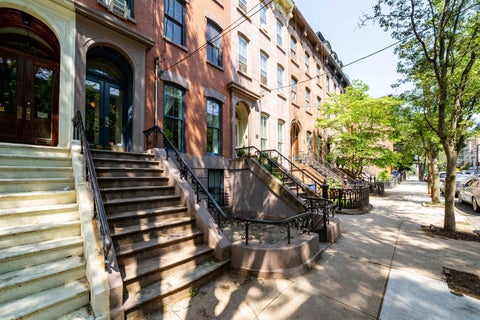 Homes For Rent - 124 Wayne St #3<br/> Jersey City, NJ 07302