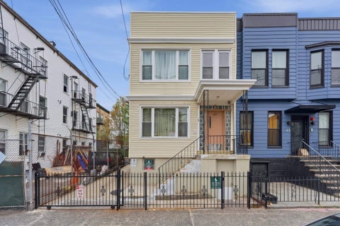 Multifamily For Sale - 63 Thorne St<br/> Jersey City, NJ 07307