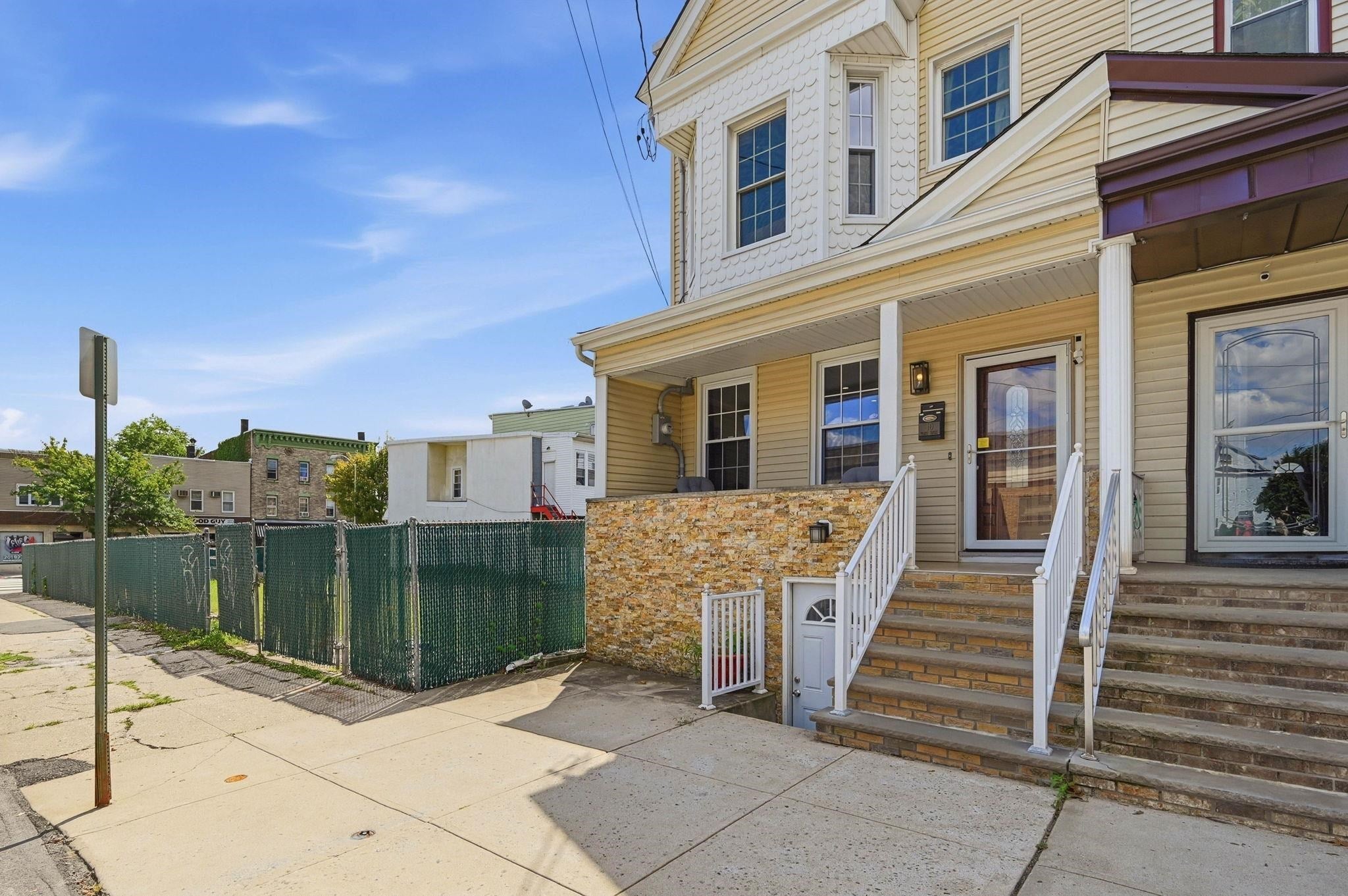 10 36TH ST