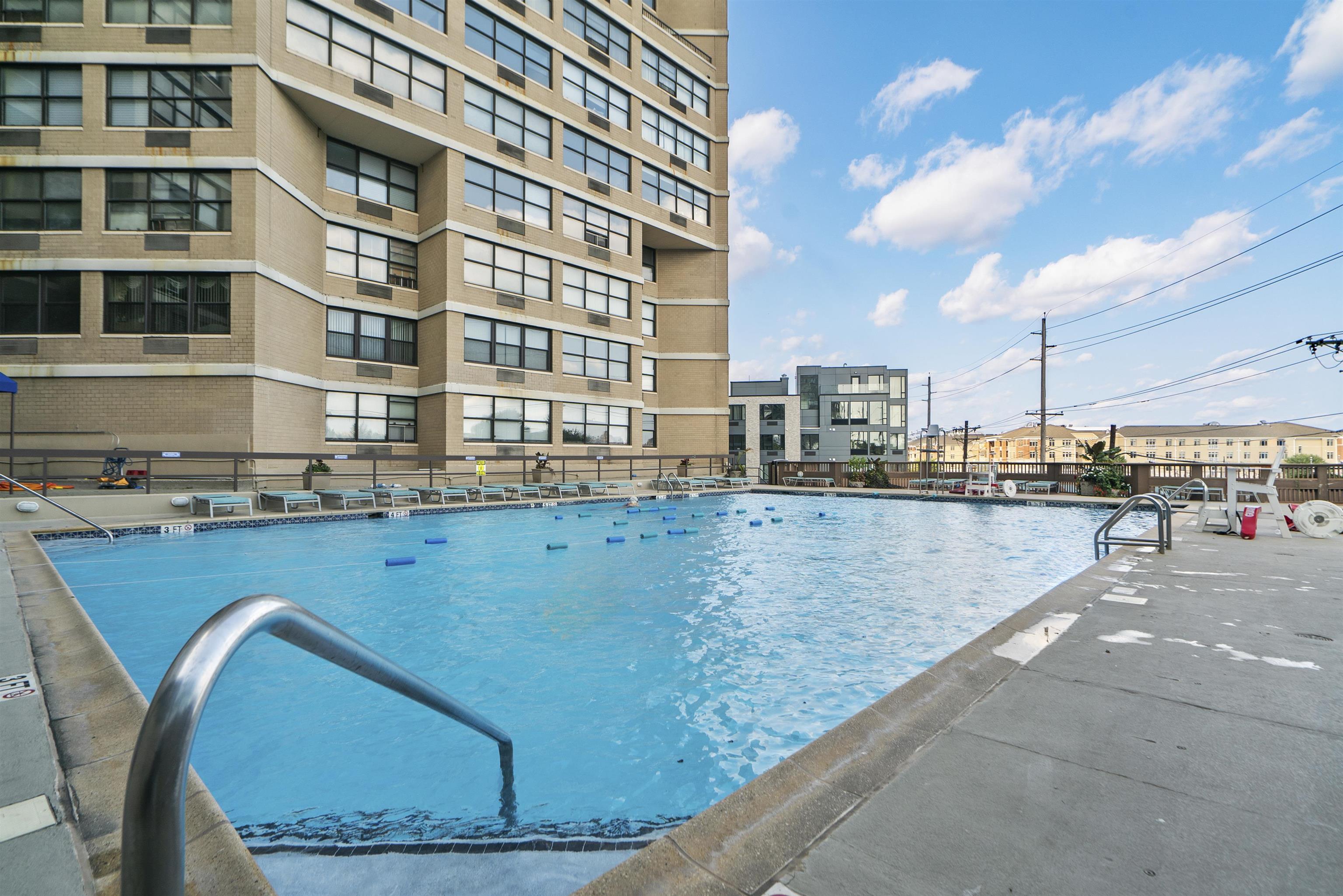 7002 Blvd East #8C, Guttenberg, New Jersey image 24