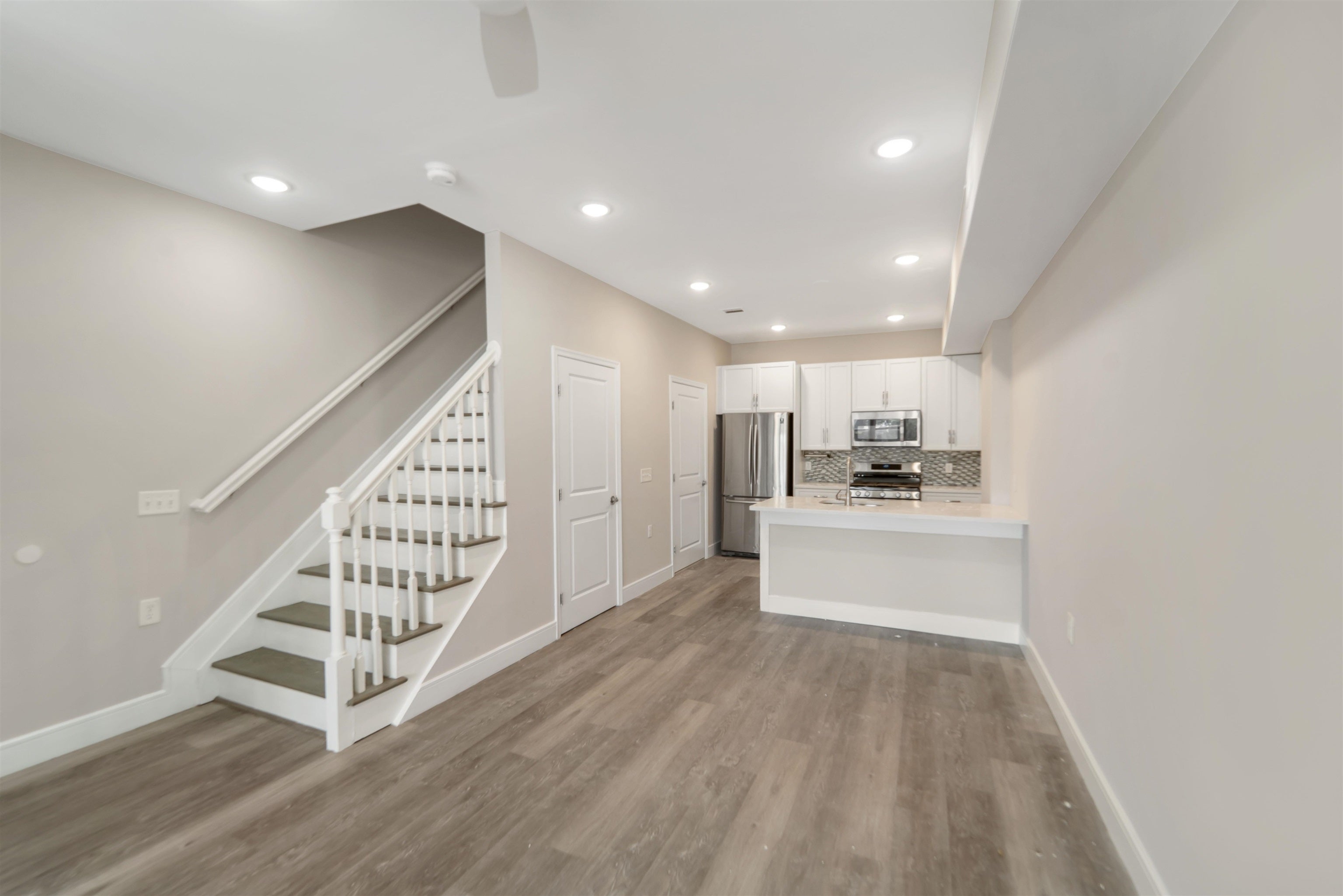 467 BERGEN AVE