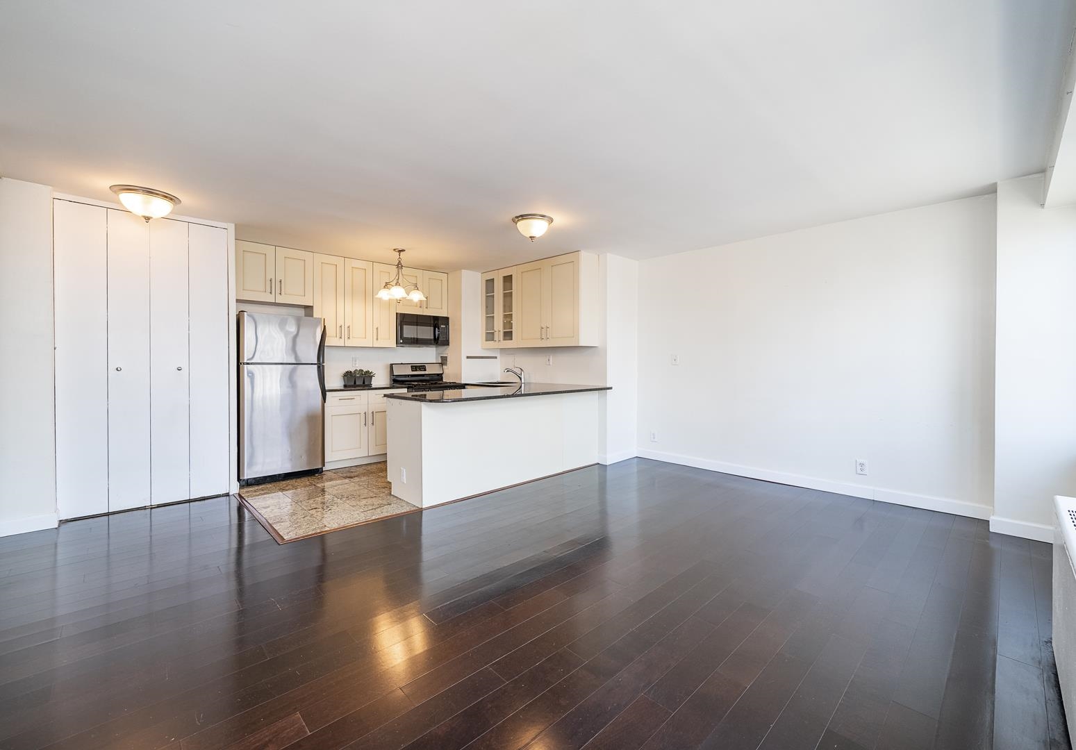 135 Montgomery St #21H, Jersey City, New Jersey image 3