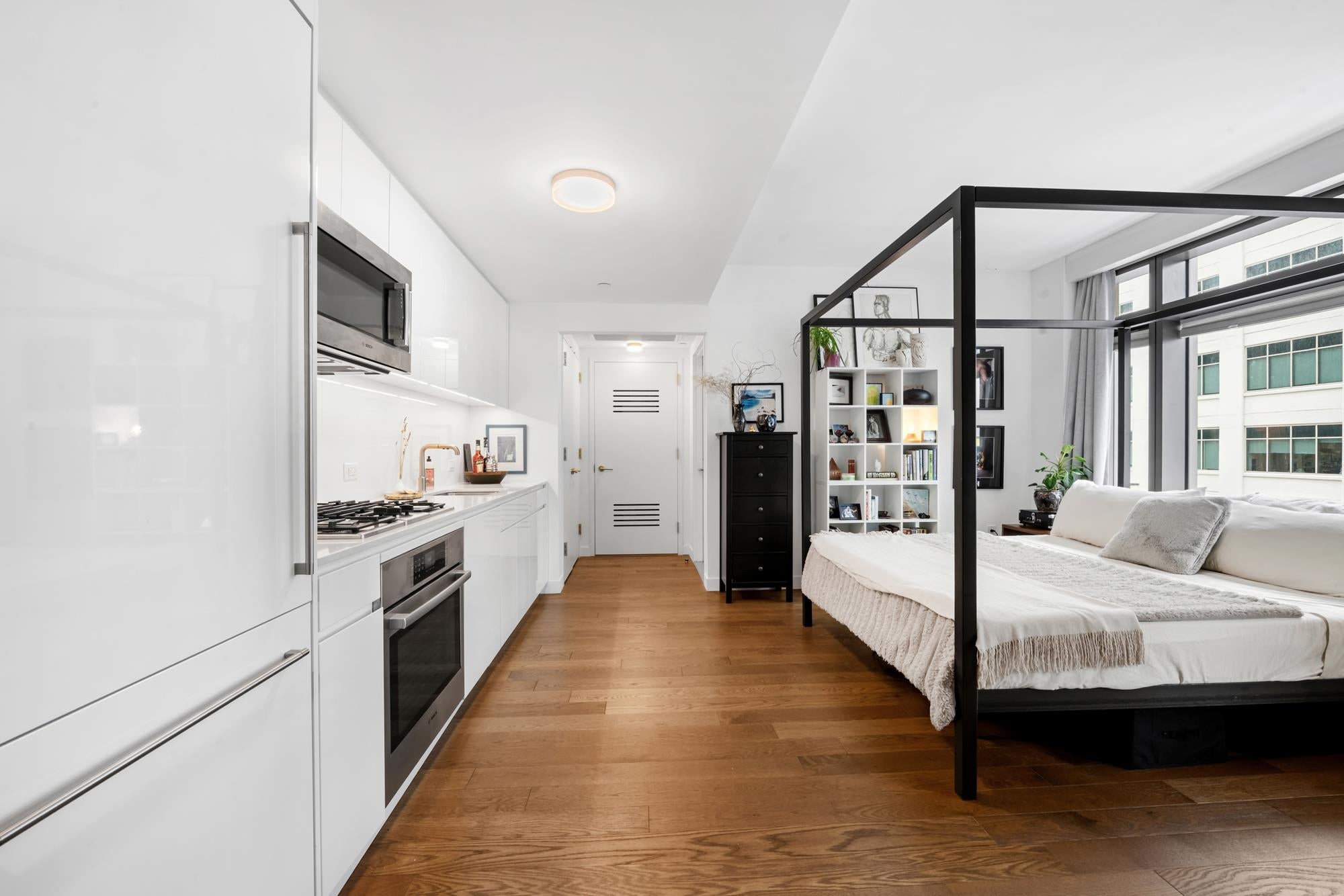 99 HUDSON ST 402