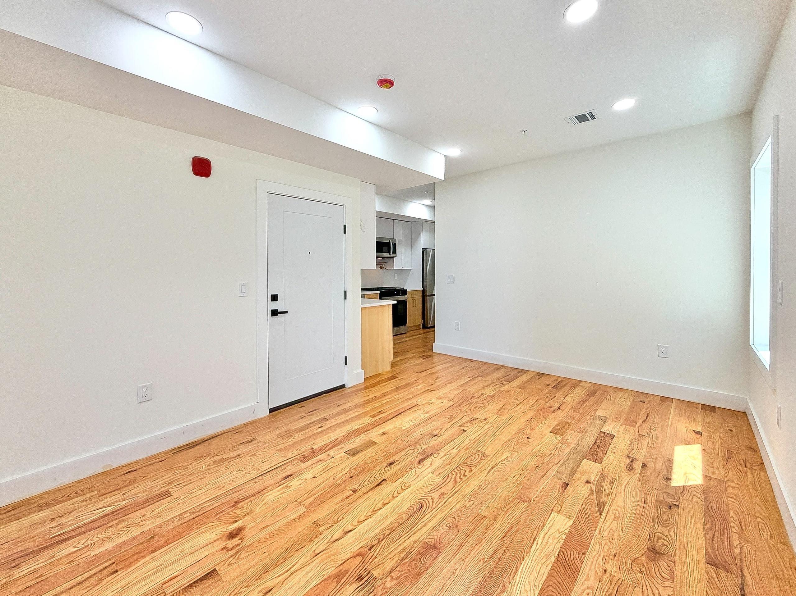 1902 JOHN F KENNEDY BLVD 4
