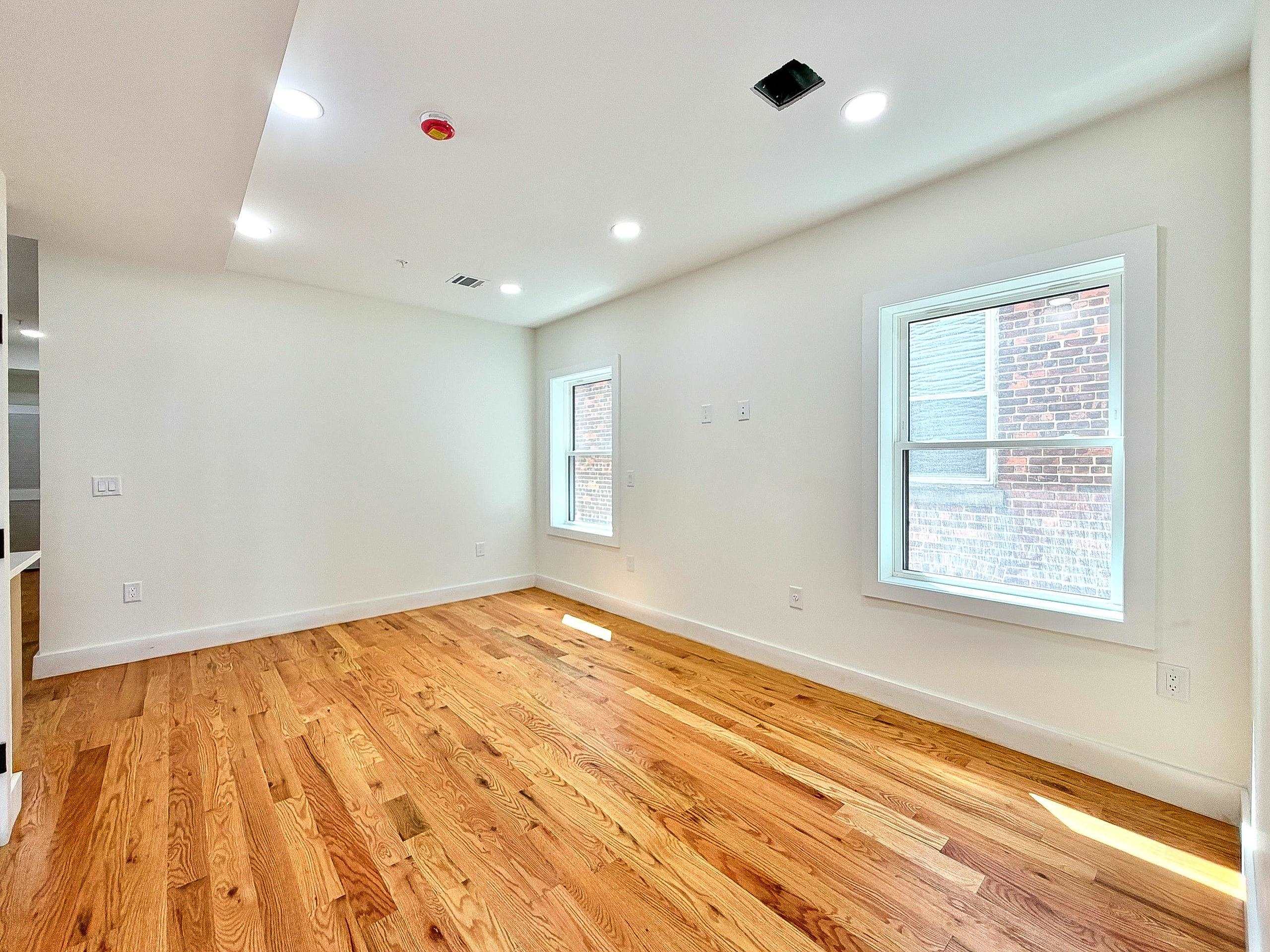 1902 JOHN F KENNEDY BLVD 4